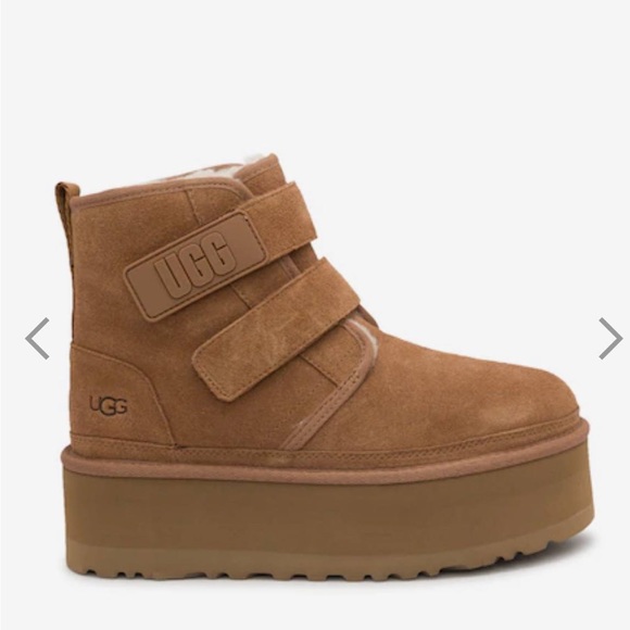 UGG Chukka Strap Beige Boots - Picture 1 of 1